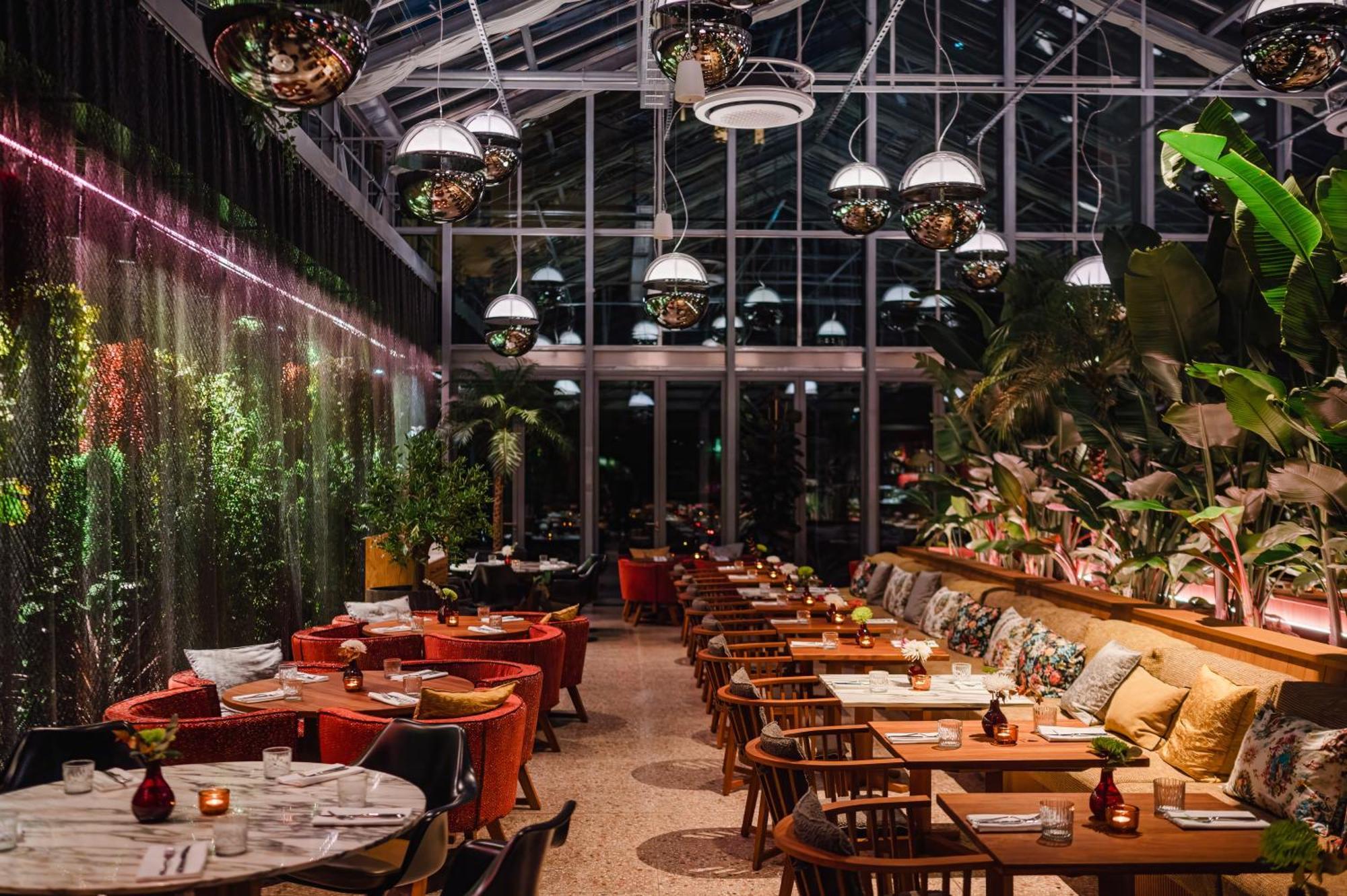 Sly Berlin Hotell Exteriör bild Restaurant Botanica